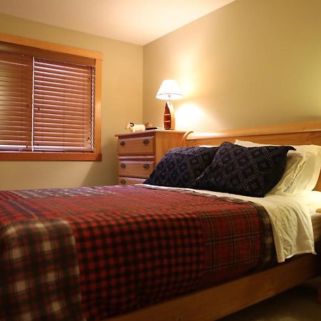 Apartment 405 Bear Creek Crossing キャンモア エクステリア 写真