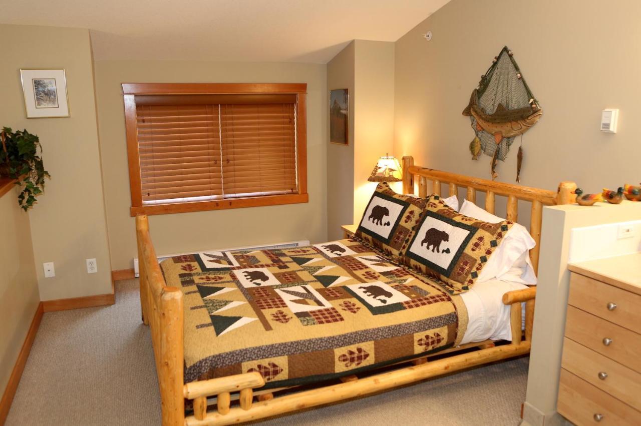 Apartment 405 Bear Creek Crossing キャンモア エクステリア 写真