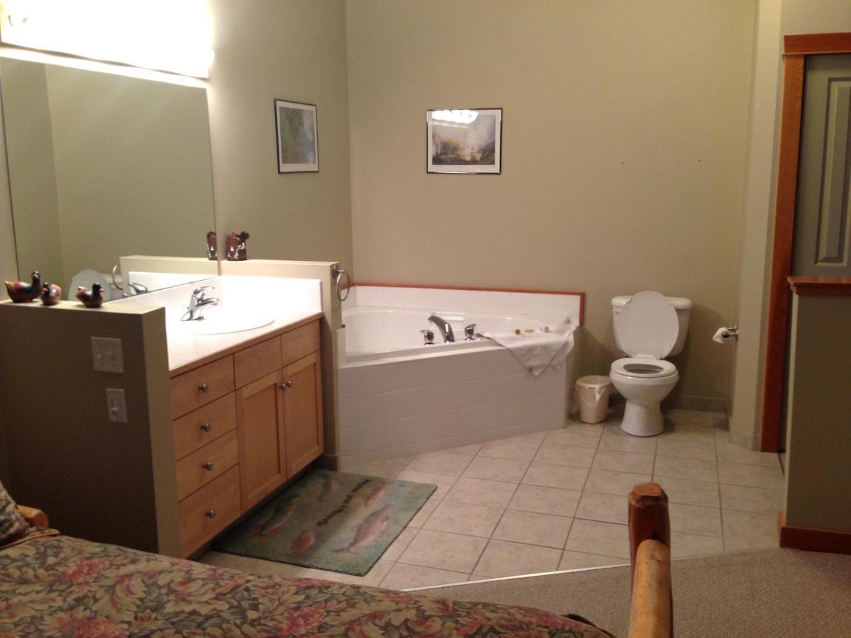 Apartment 405 Bear Creek Crossing キャンモア エクステリア 写真